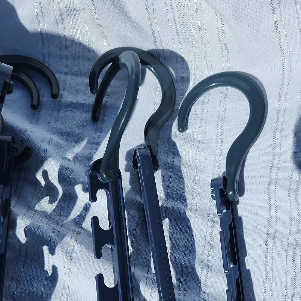 Multi-Hook Black Hanger Set